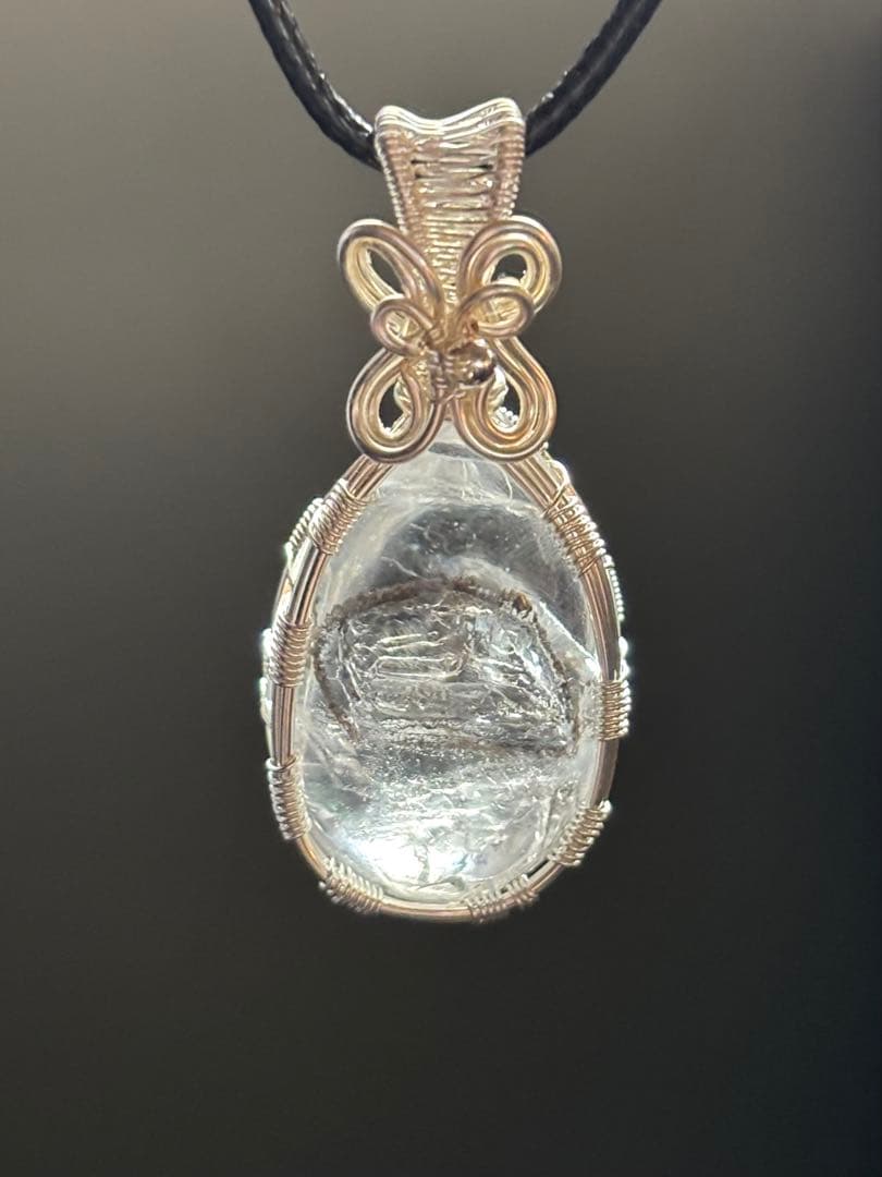 水入り水晶　流砂入り水晶　エレスチャル　ペンダントトップ　チャーム　天然石