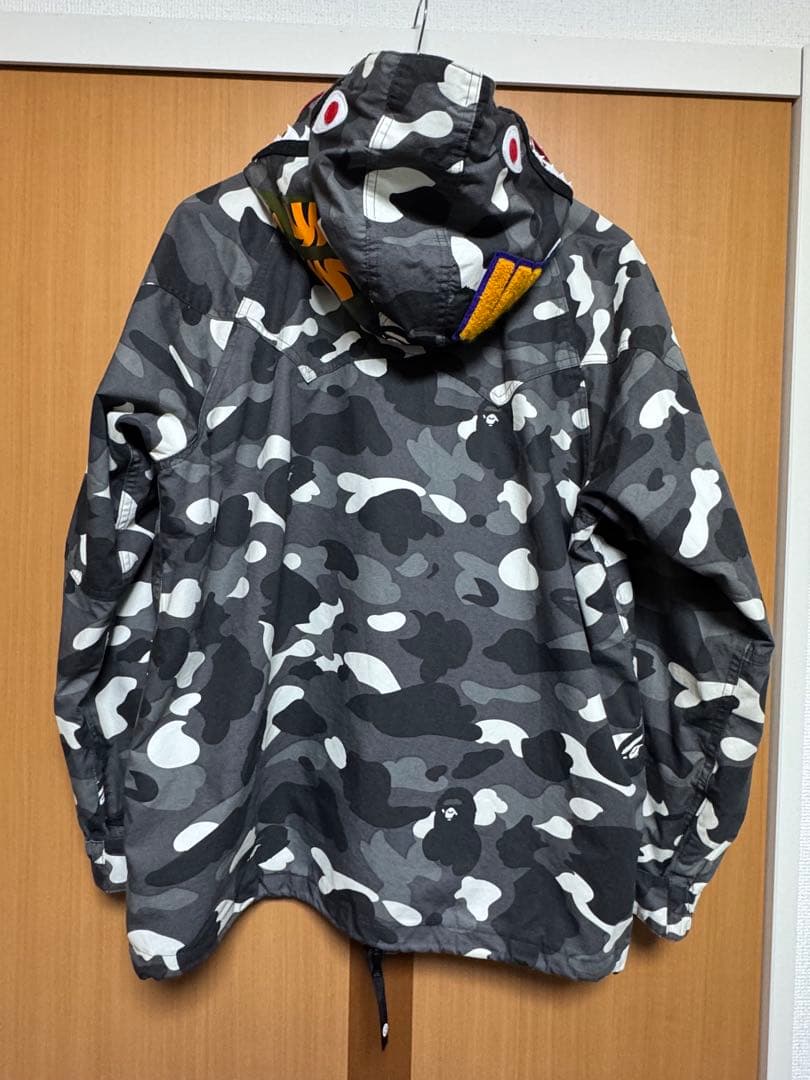 APE スノボジャケット　ブラックカモ