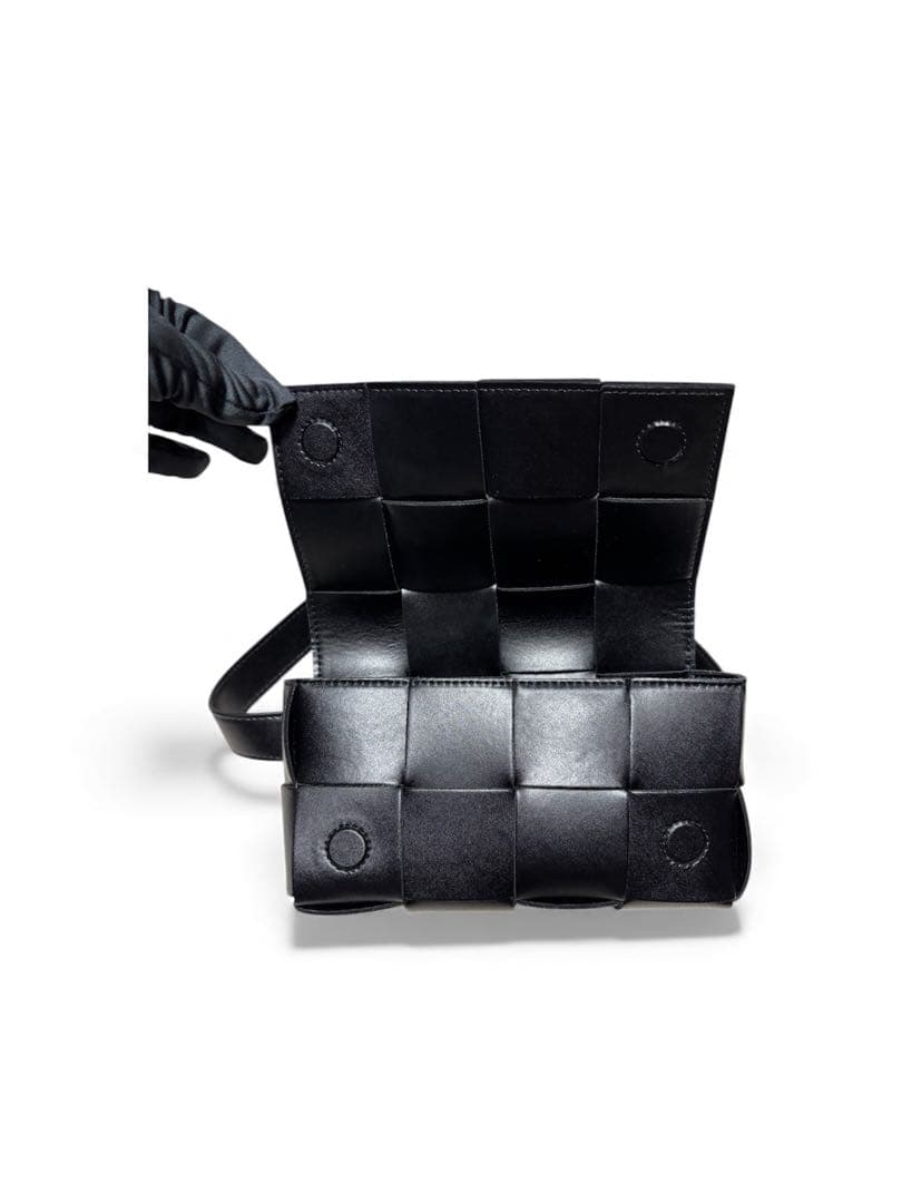 【美品】BOTTEGA VENETA カセット クロスボディバッグ ブラック