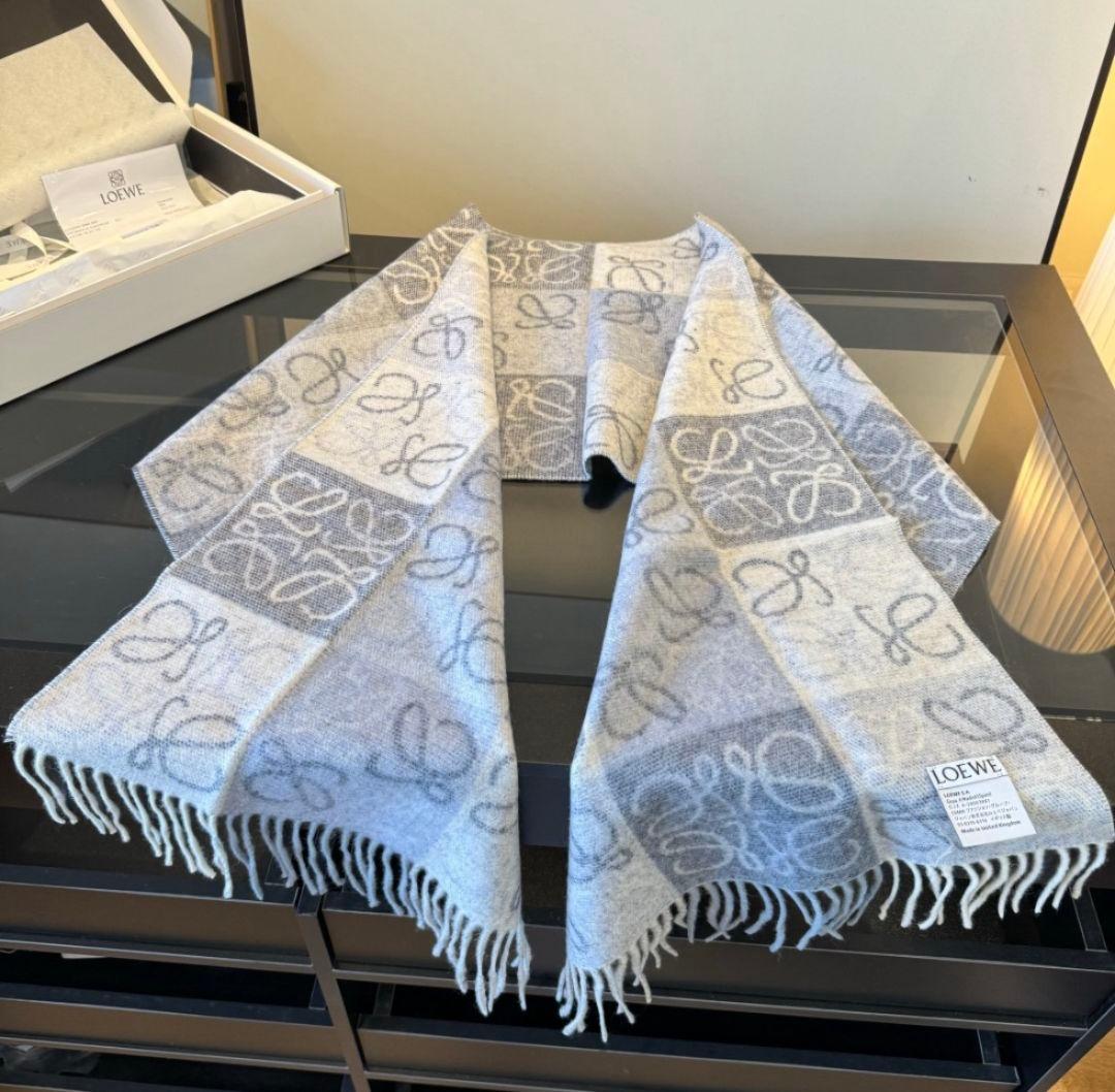 LOEWE グレー・ブルーのチェック柄ウールスカーフ