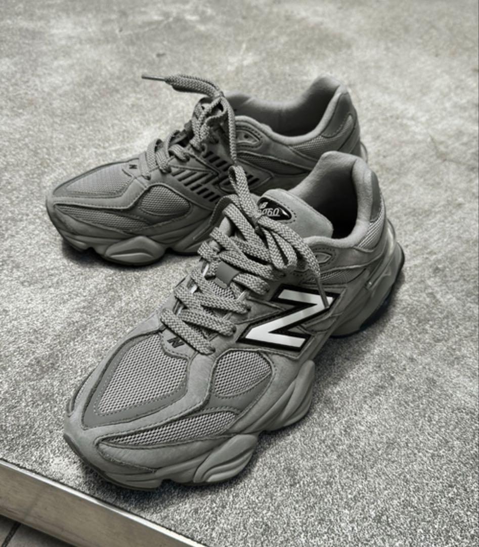 New Balance U9060 グレー スニーカー