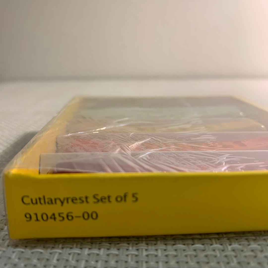 廃盤　ルクルーゼ　マルチオーバルプレート4枚&カトラリーレストセット♪