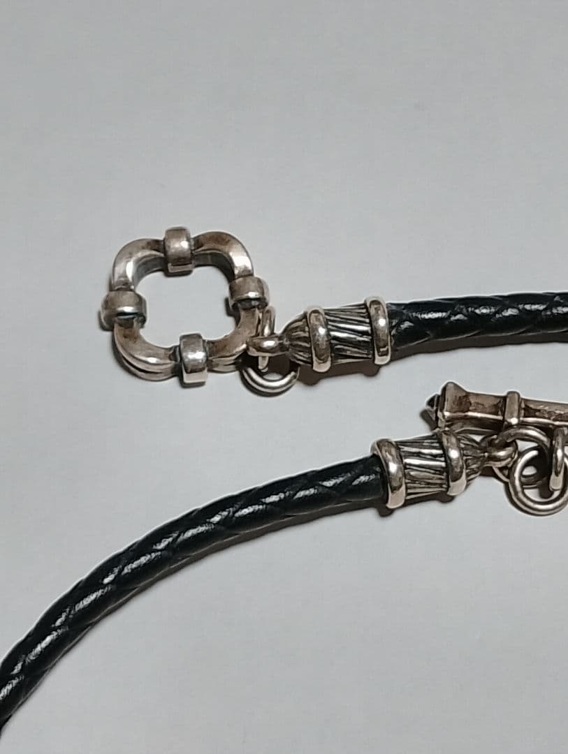 Leathers and Treasures ポリチーノ クロス ペンダント