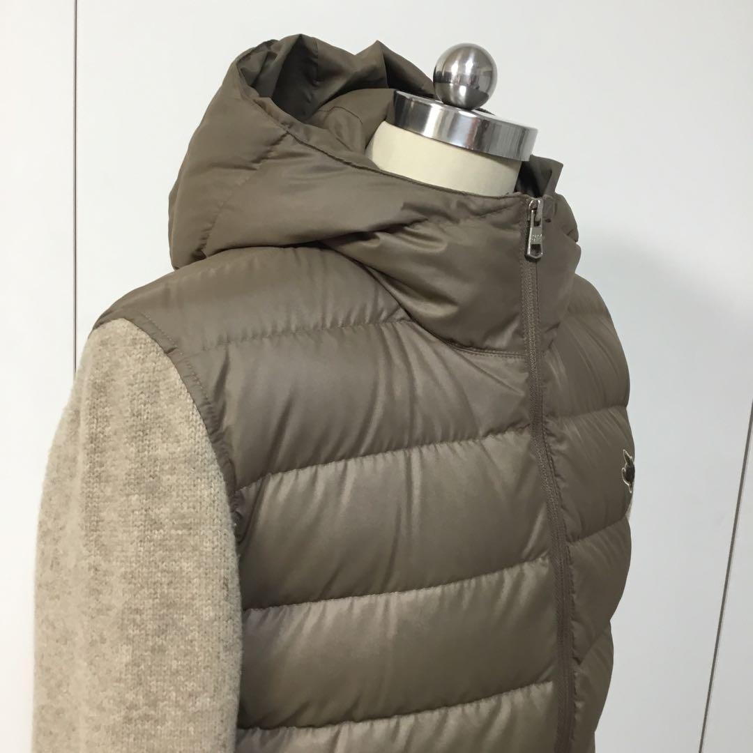 ベージュ色 ダウンジャケット フード付き