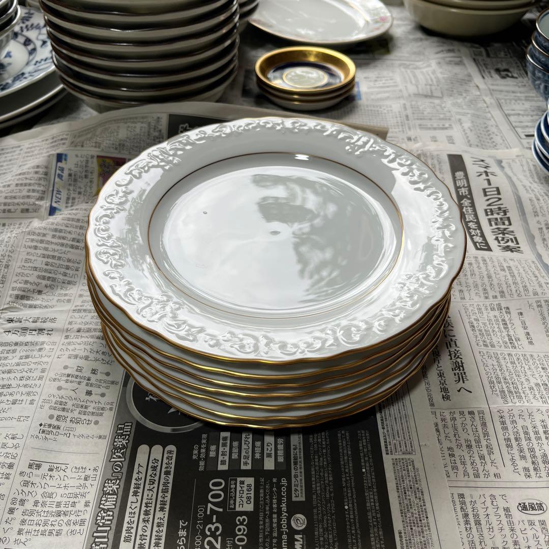 【新品・未使用】Noritake ホワイトプレート 金縁 花模様　7枚