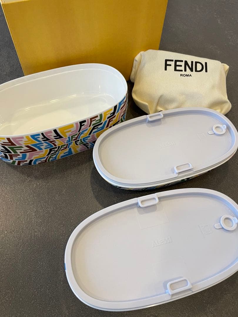 【激レア　美品】 FENDI ランチボックス　弁当箱