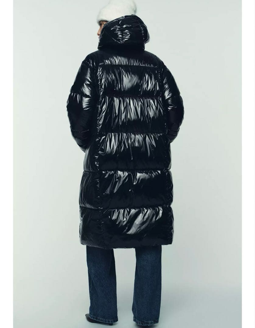 n*e様 タグ付き新品★ZARAのシャイニーロングアノラック★サイズ★ブラック色