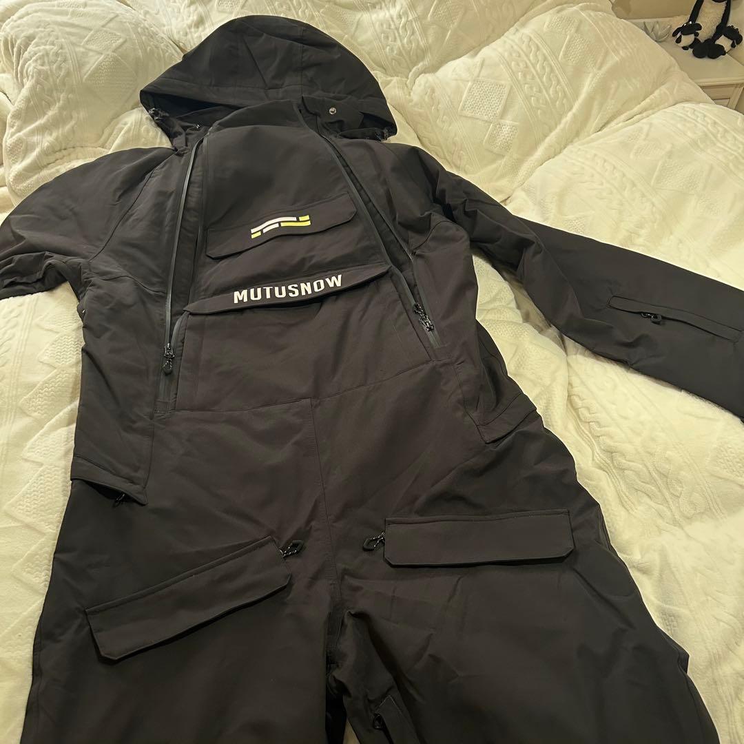 新品　未使用　メンズ　スキー（スノボ）ウェア　つなぎ　Ｍサイズ　大きめ　タグなし