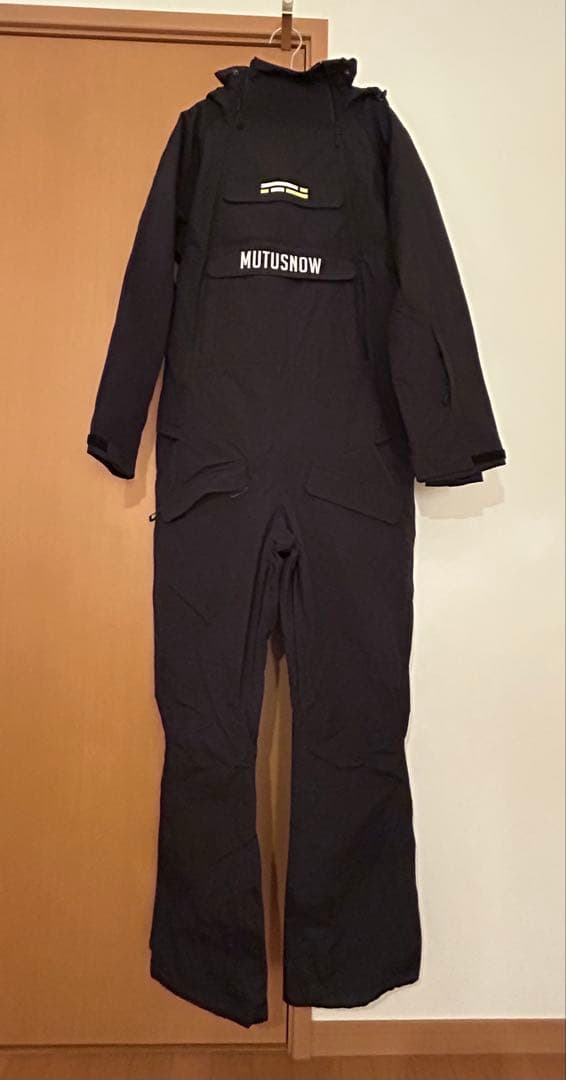 新品　未使用　メンズ　スキー（スノボ）ウェア　つなぎ　Ｍサイズ　大きめ　タグなし