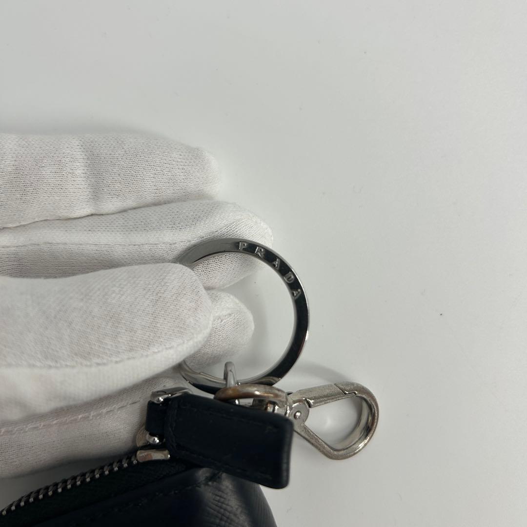 希少・美品　プラダ　ケース　キーリング　サフィアーノ　三角ロゴ　黒　メンズ