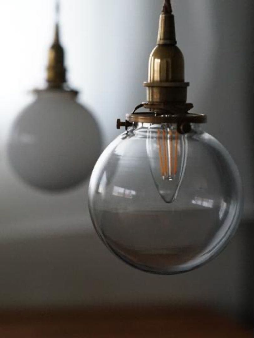 ガラス製球形ペンダントライト