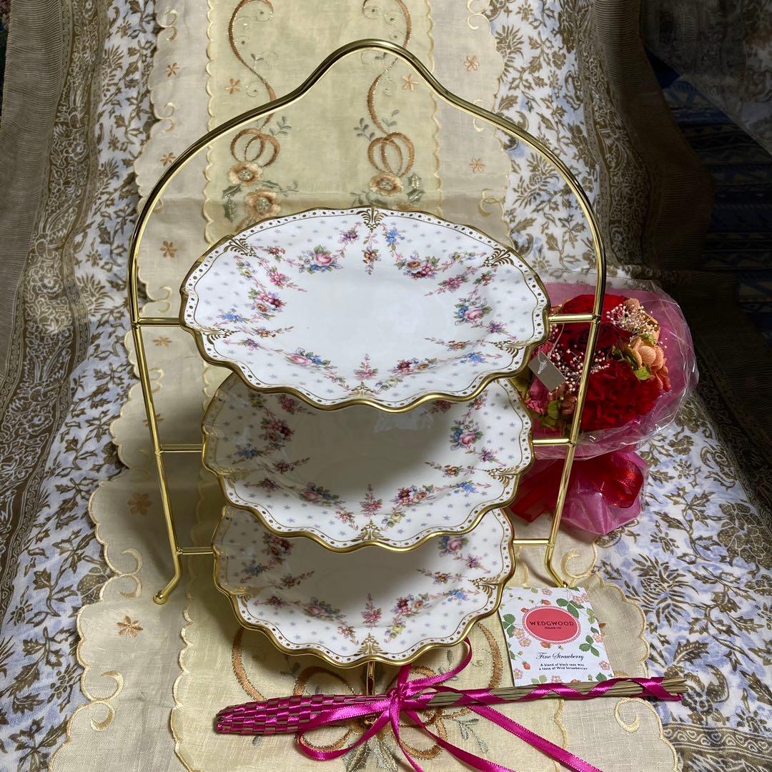 ロイヤルクラウンダービー　ロイヤルアントワネット　アフタヌーンティース