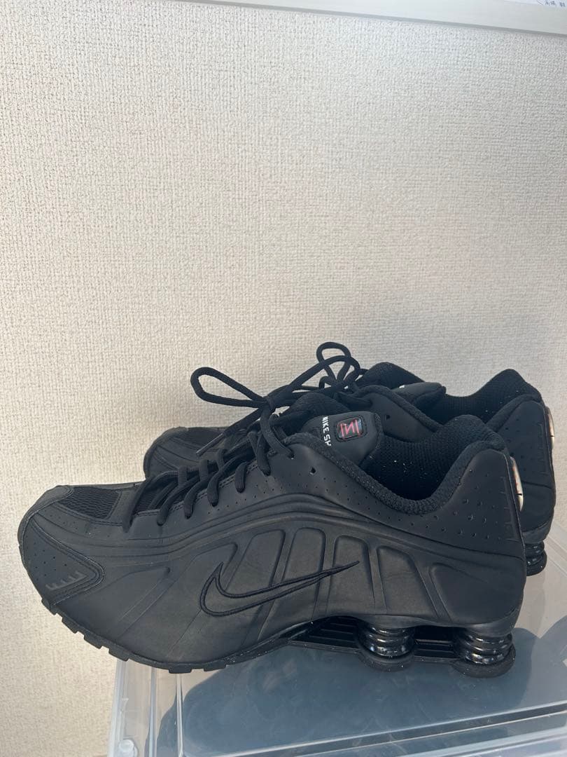 NIKEスニーカー　Nike shox r4 28.5cm