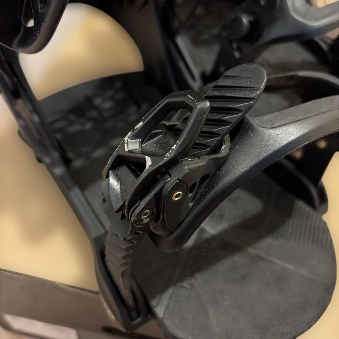 Burton バートンジェネシス　ビンディング Mサイズ