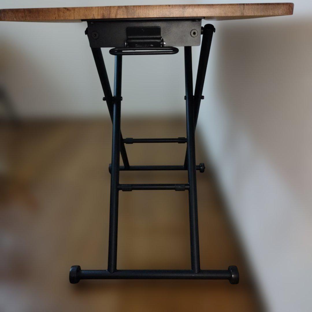 ヴィンテージ風 無段階調整できる昇降式リビングテーブル