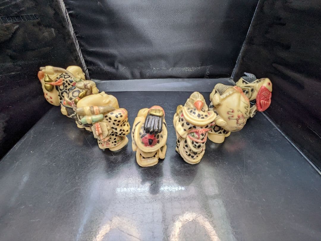 ☆b246、七福神 細密彫刻 時代物 東洋彫刻 縁起物 開運 置物 象牙風