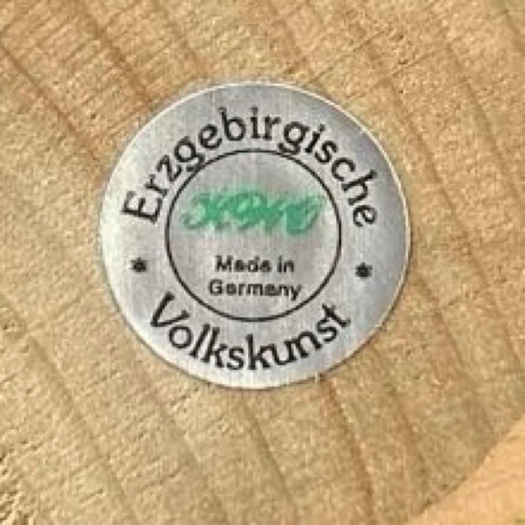 ドイツ製　木製人形　エルツ地方　ザイフェン お花を持つ女の子　KWO工房