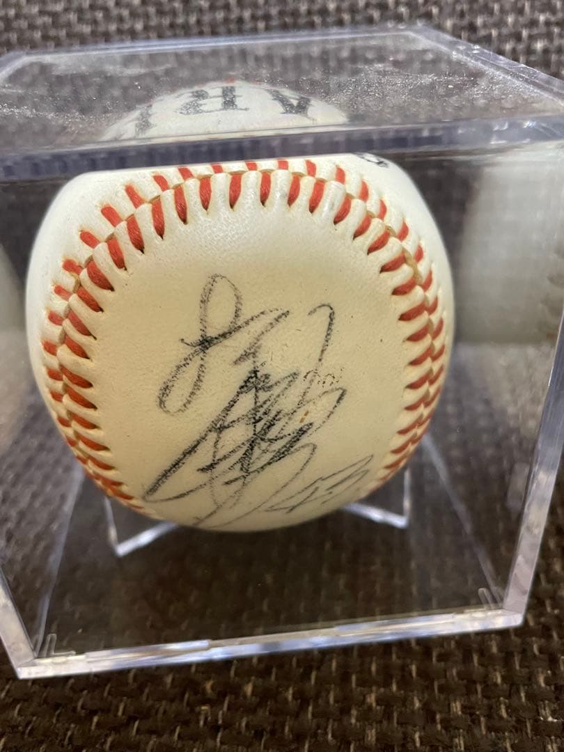 広島東洋カープ ◆ 津田恒実投手、直筆サイン入りボール ◆ 背番号15番時代