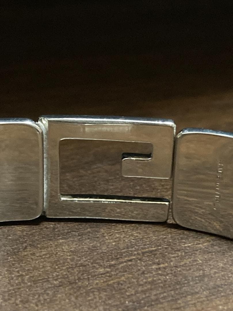 美品 GUCCI グッチ バングル ブレスレット シルバー メタル Gロゴ