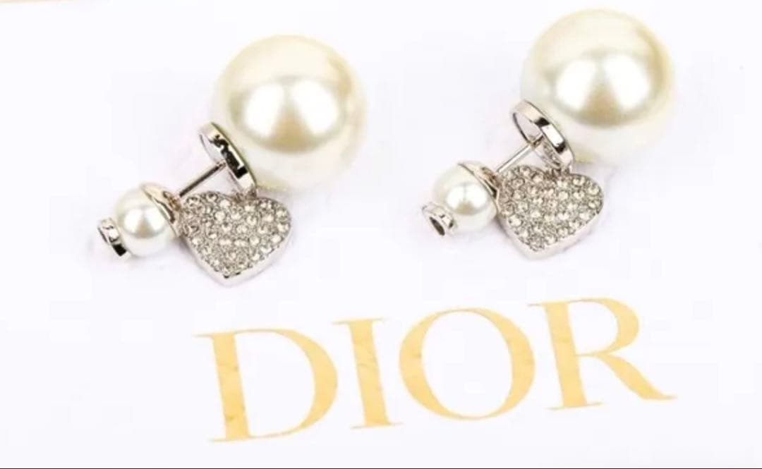 Dior Tribalesピアス　ハートチャーム