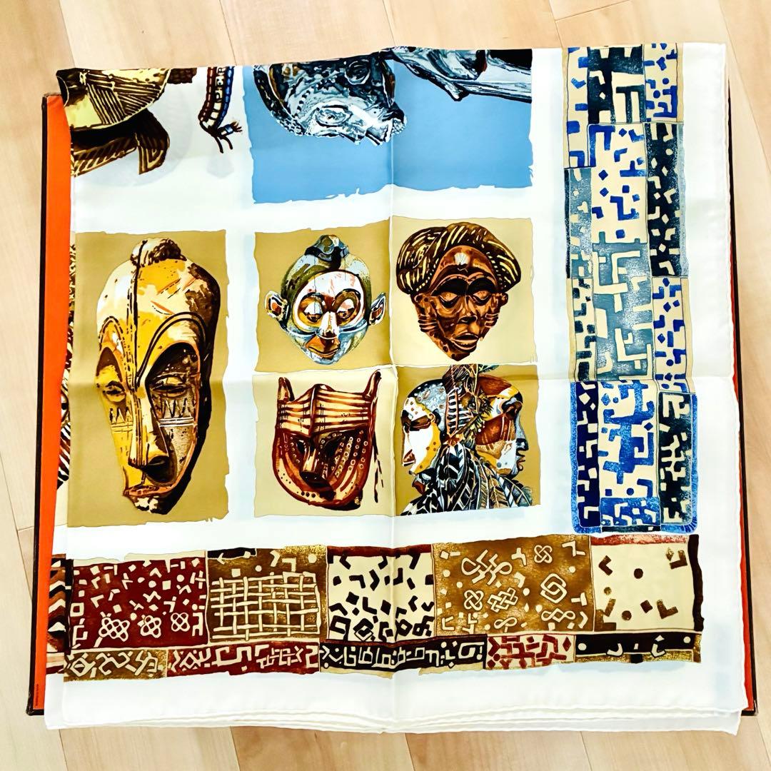 HERMES カレ90 シルクスカーフloic dubigeon
