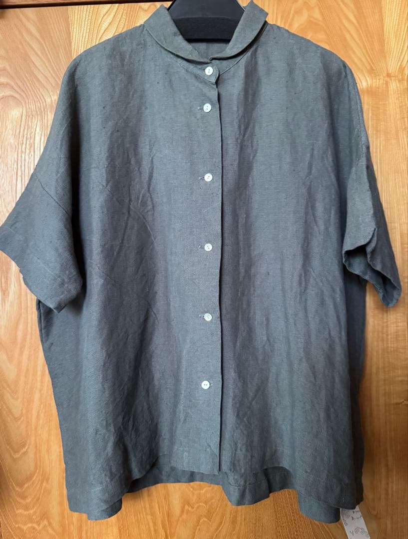 エントワ entwa新品ダッチカラーシャツカーキ リネン