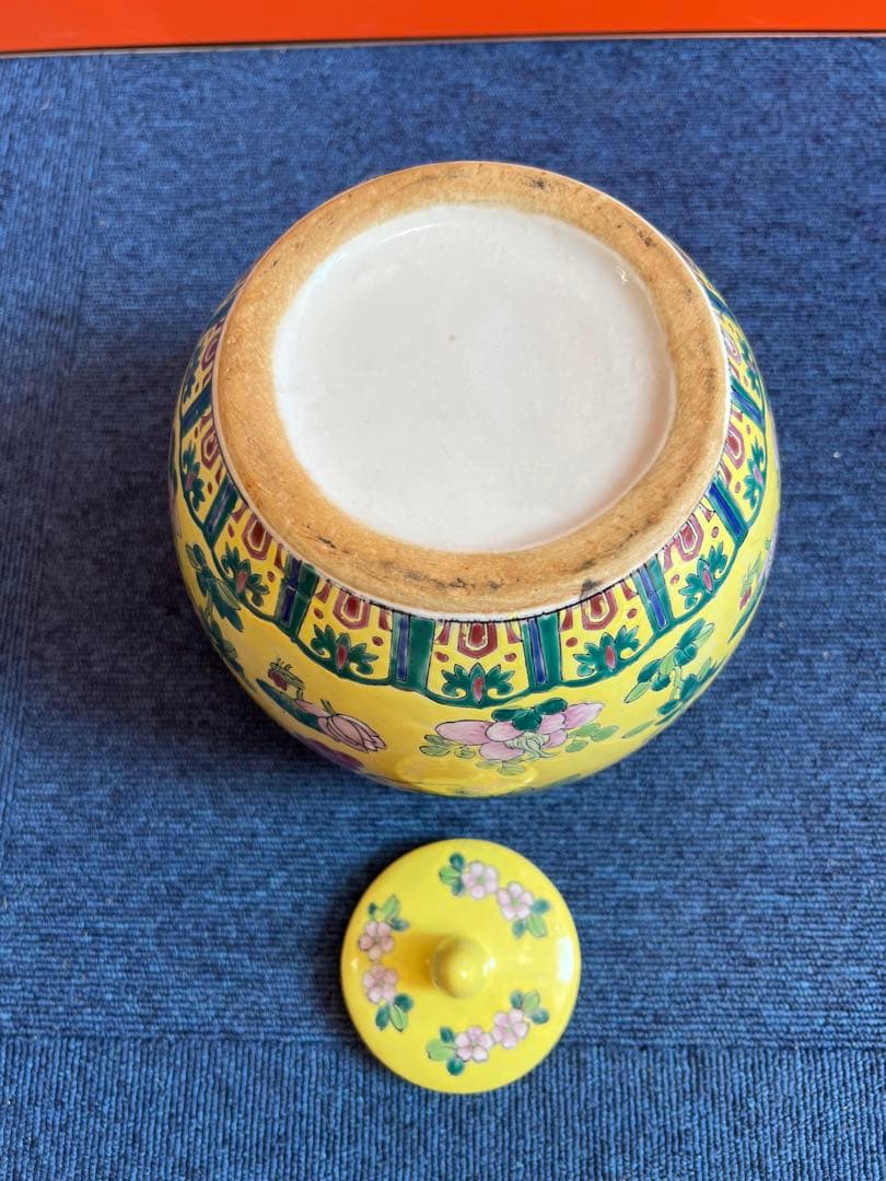 1060  中国古美術　骨董　花卉葡萄紋壺　時代物