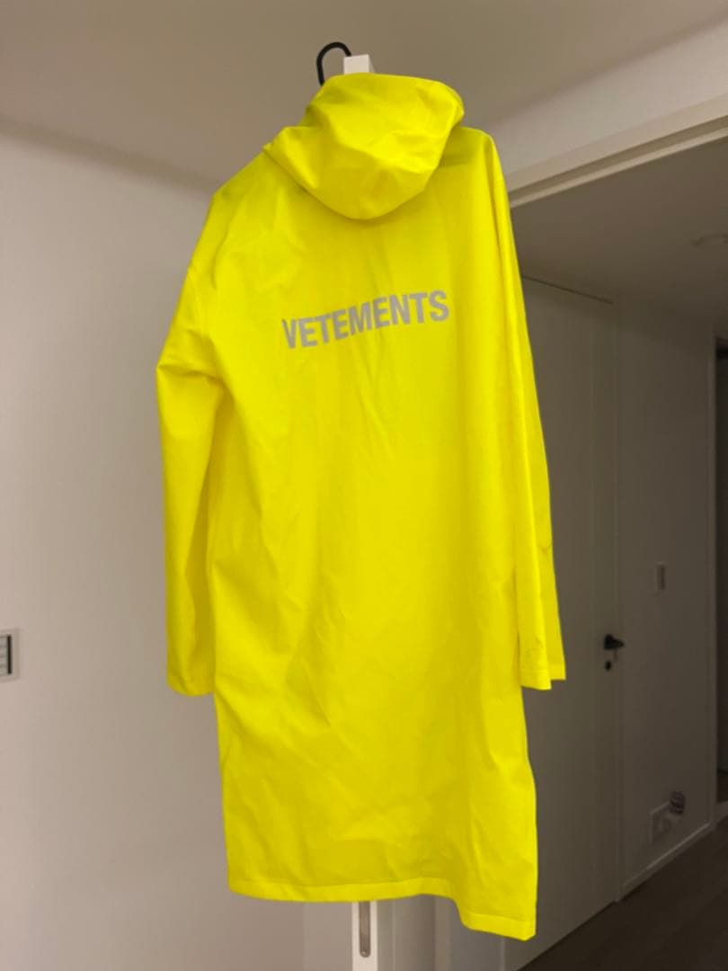 VETEMENTS レインコート　ヴェトモン　カッパ　蛍光　イエロー