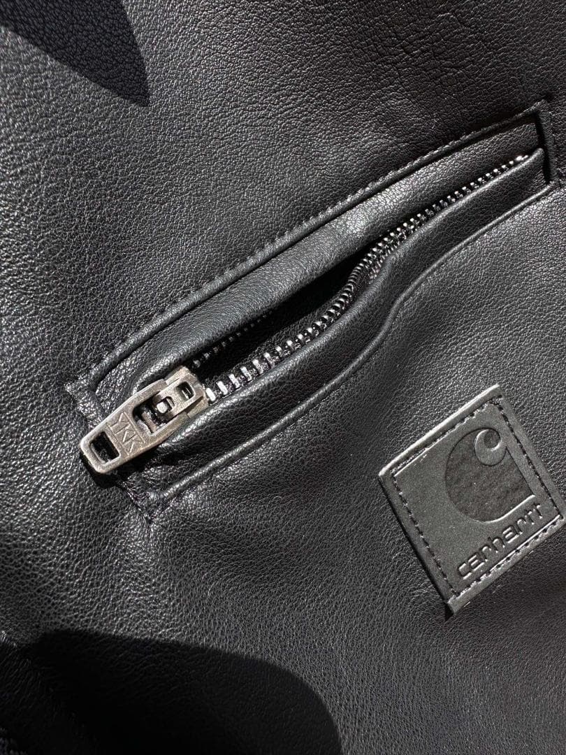 Carhartt WIP ブラックレザー ジップアップジャケット