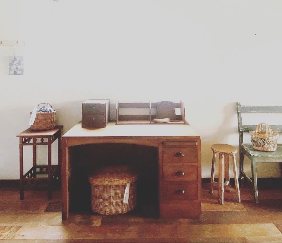 アンティーク 素敵などっしりとしたデスク 机