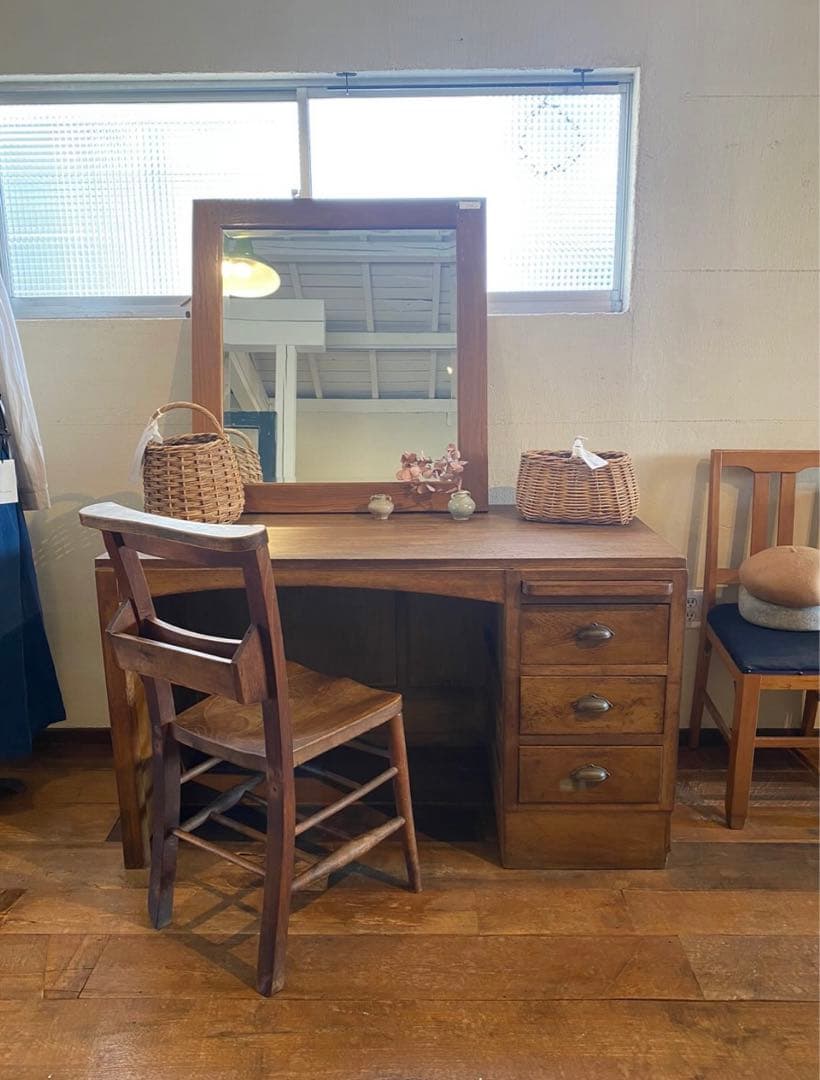 アンティーク 素敵などっしりとしたデスク 机