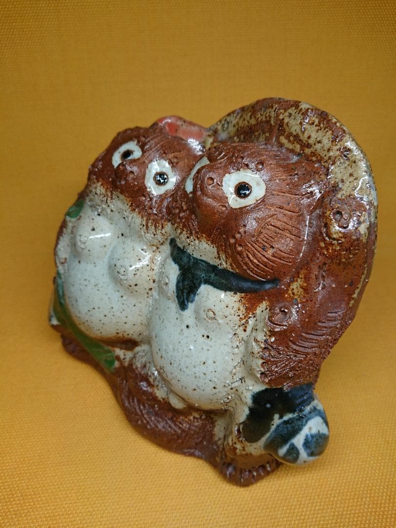 たぬき　狸　人形　陶器　オブジェ　置物　インテリア　工芸品　美術品　A1094