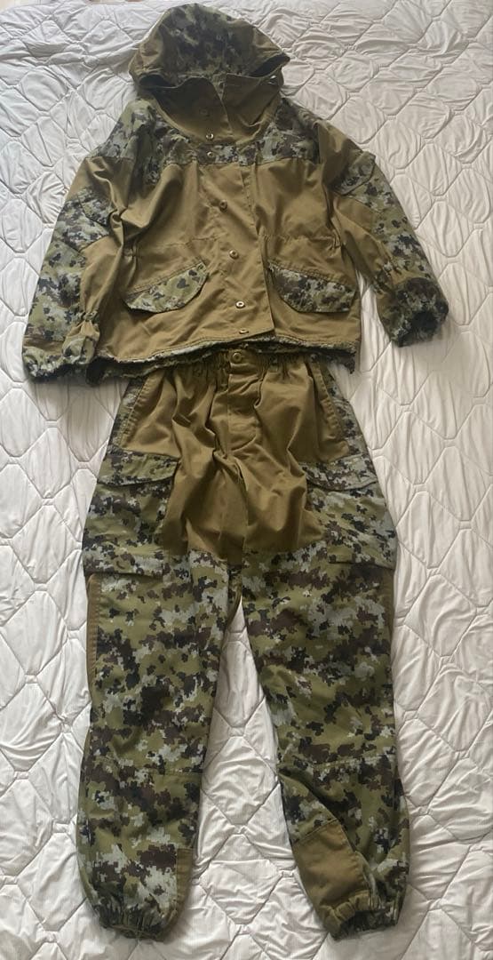 BEAR社製　実物　国境警備迷彩　ゴルカ3 Mサイズ　上下セット
