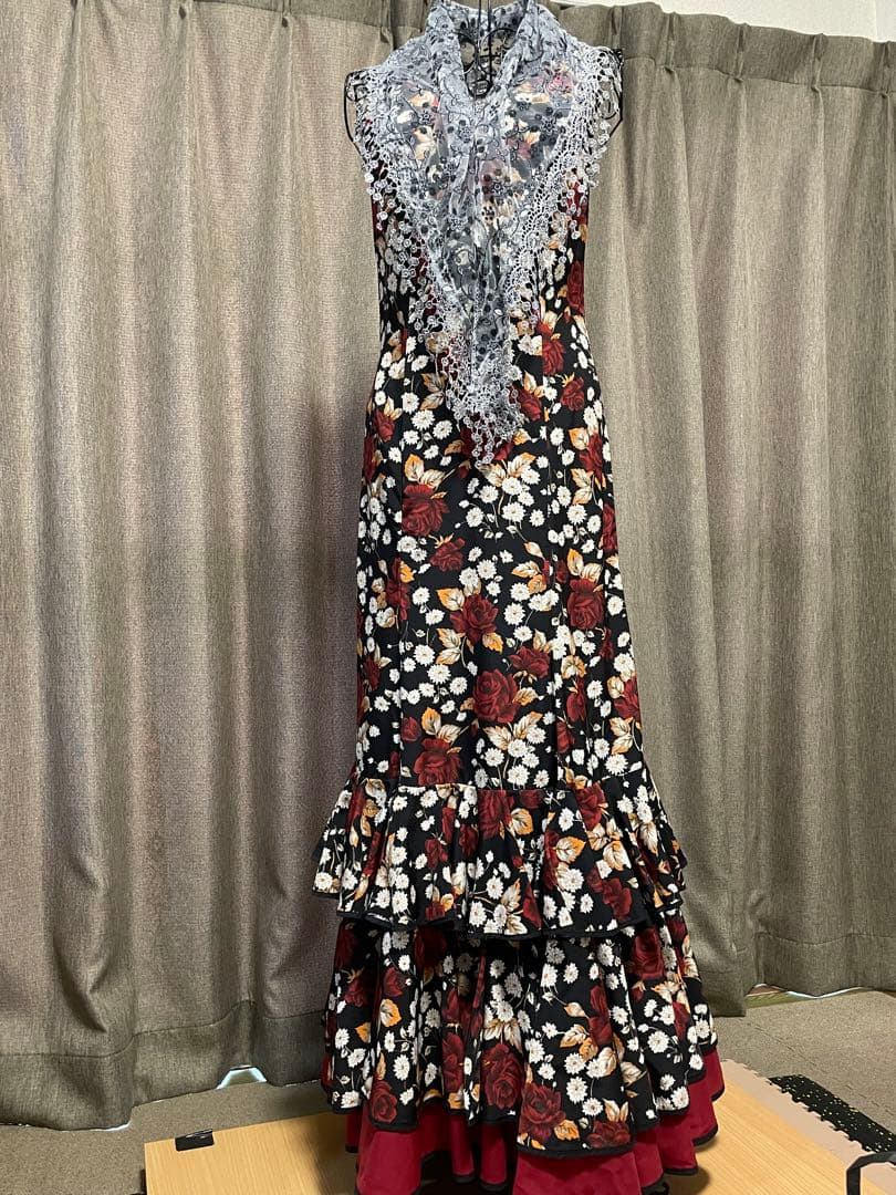 フラメンコ衣装　ワンピース・シージョ２点つき