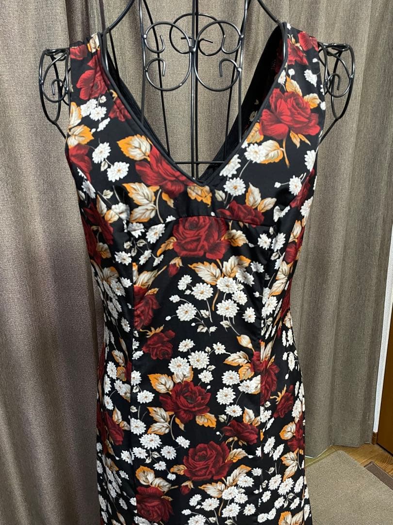 フラメンコ衣装　ワンピース・シージョ２点つき