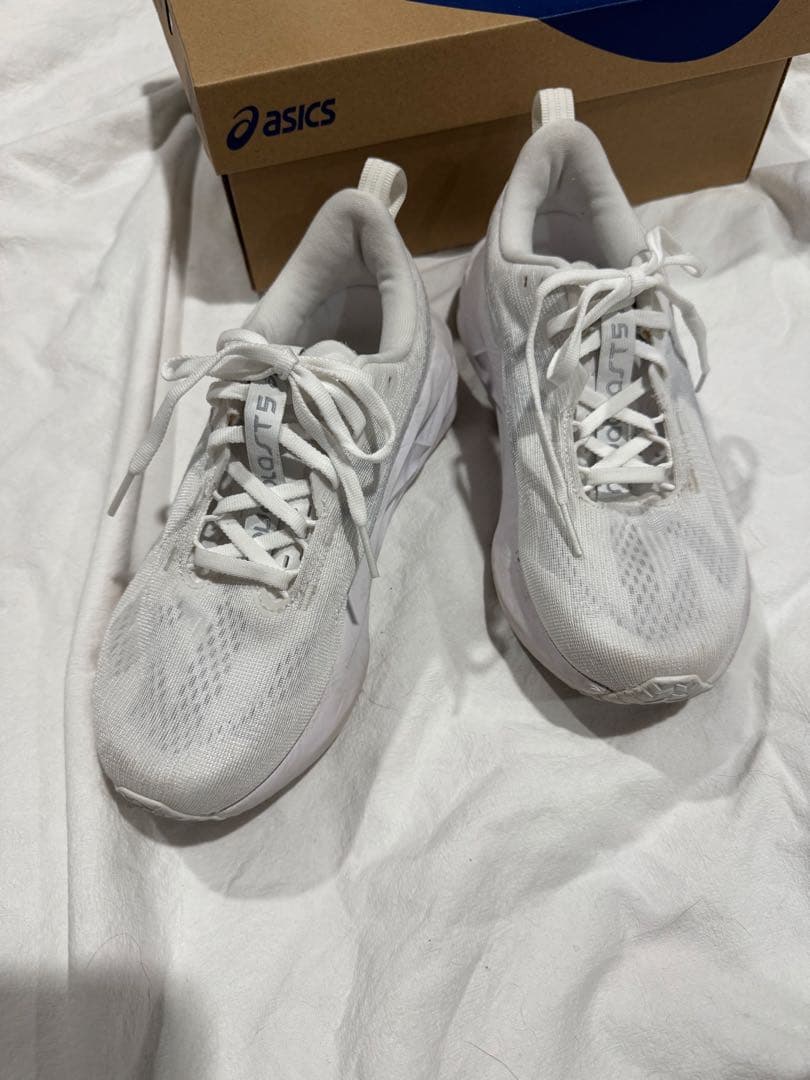 アシックス (ASICS) NOVABLAST 5 (ノヴァブラスト 5)