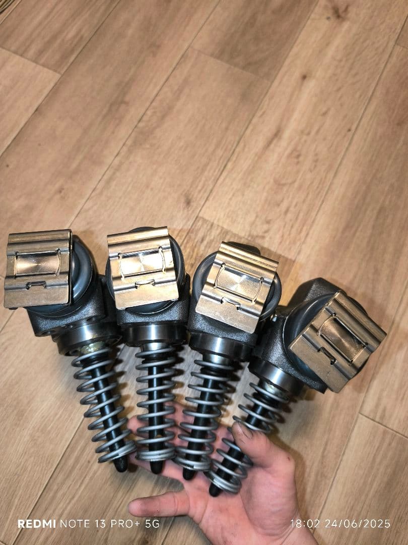 日野純正エキスパンダー4個セット