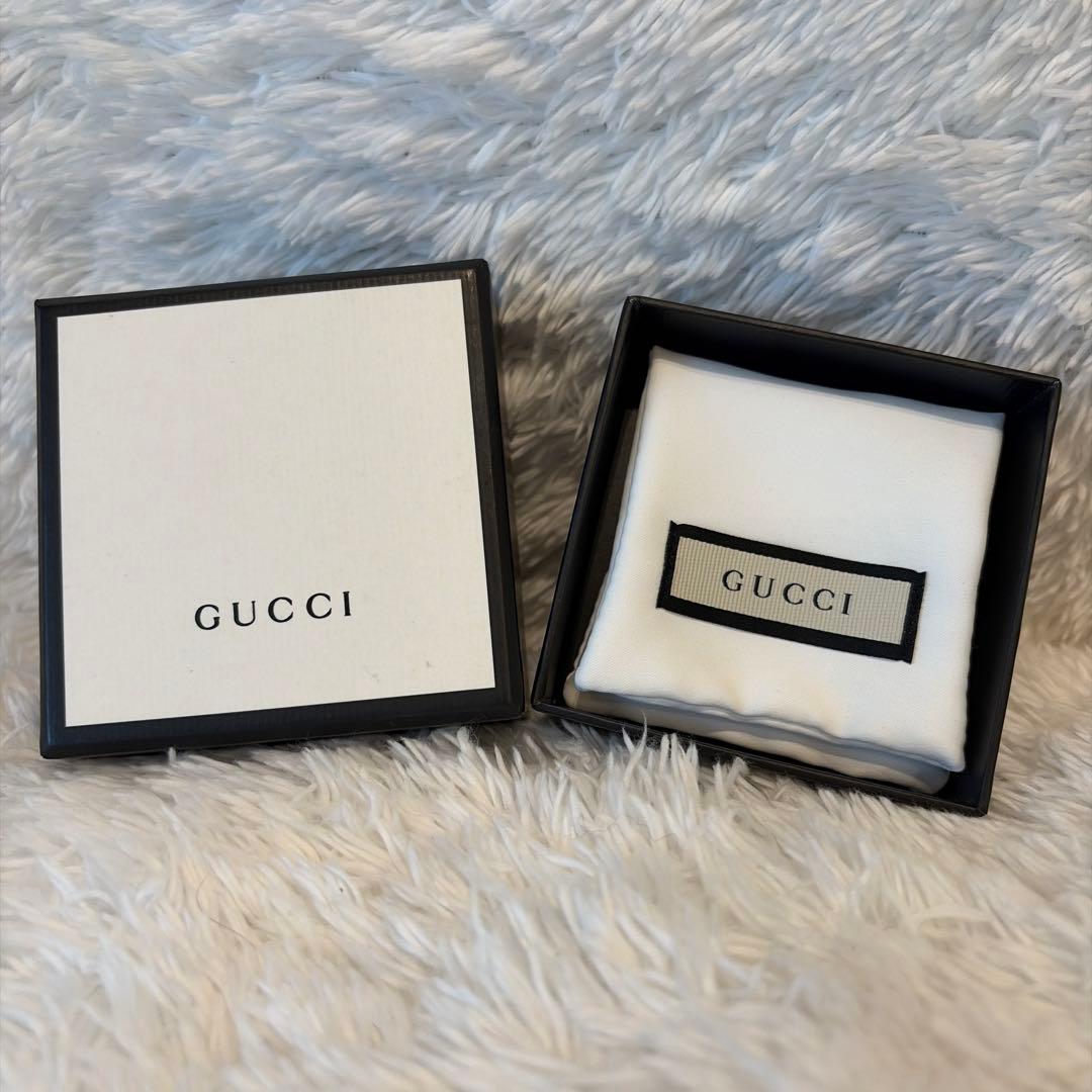 GUCCI グッチ　ブレスレット アクセサリー　ブラック GUCCI刻印