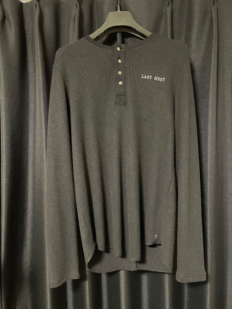 LAST NEST ブラックニット ヘンリーネック