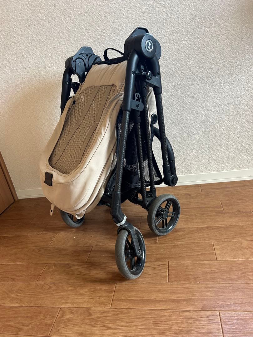 サイベックスメリオカーボン　人気のベージュ　純正ドリンクホルダー付き