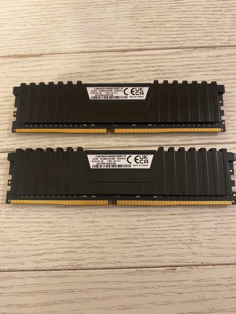 メモリー CORSAIR Vengeance LPX DDR4 64GB