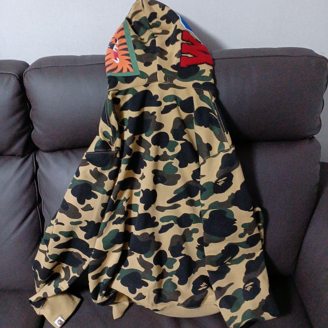 正規A BATHING APE カモフラージュパーカー　シャーク