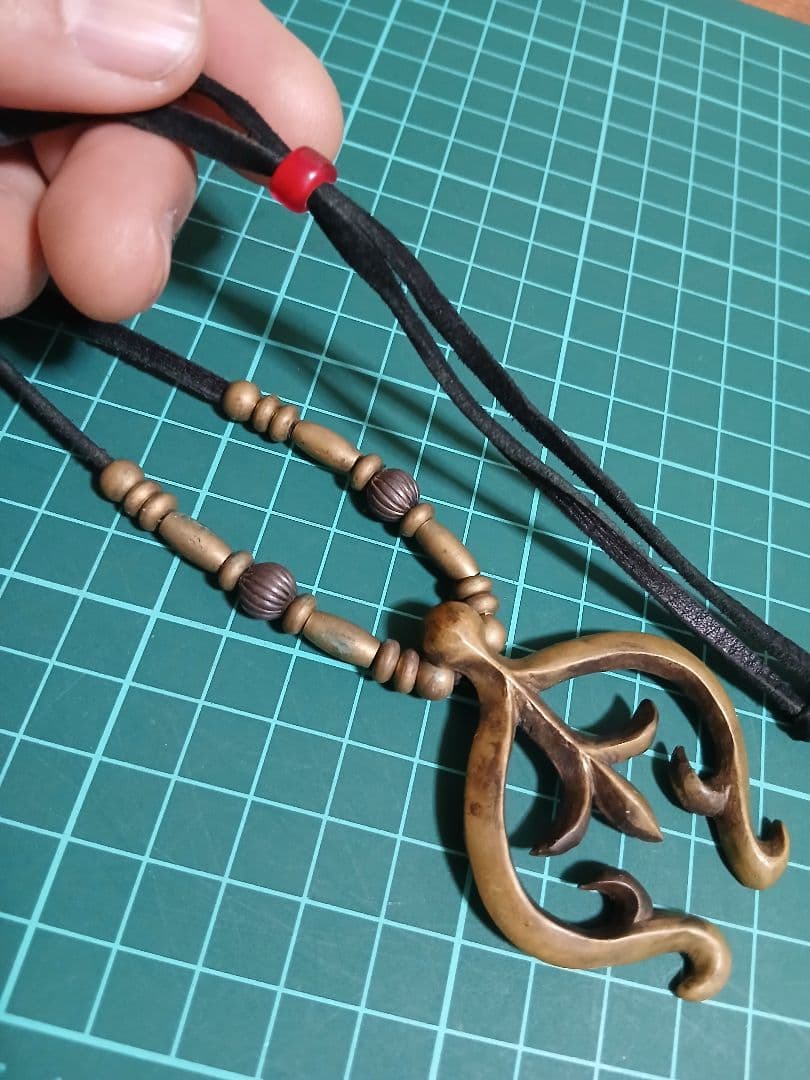 ナジャ、スカッシュブロッサムネックレス