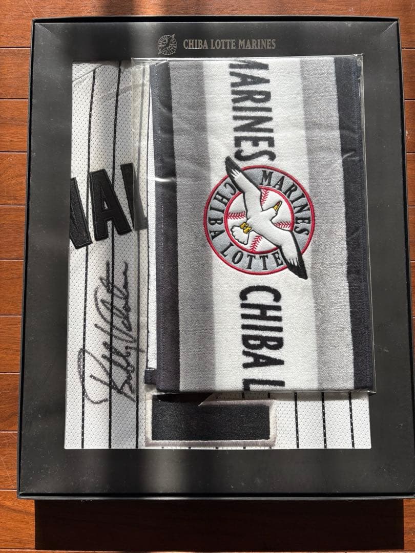 レア品　千葉ロッテマリーンズユニフォーム 背番号2 ボビーバレンタインタオル付き