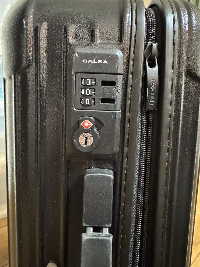 RIMOWA SALSA 32リットル ブラックキャリーケース
