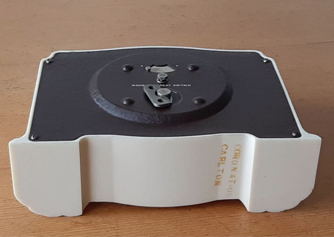 英国SMITHS（スミス社） エリザベス女王（1953年） 戴冠式記念 置時計