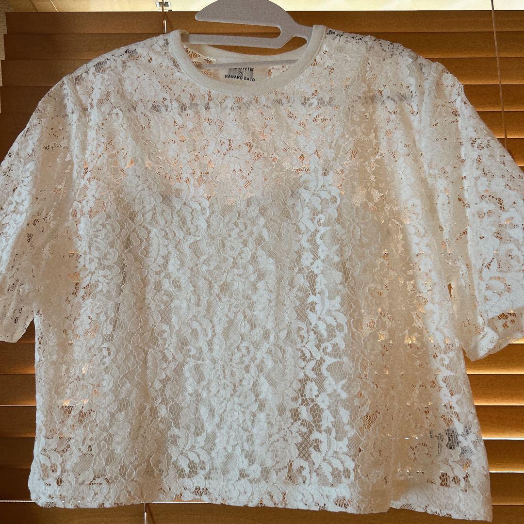 ルーニィ　完売　美品　【佐藤佳菜子さんコラボ】クロップドレースブラウス