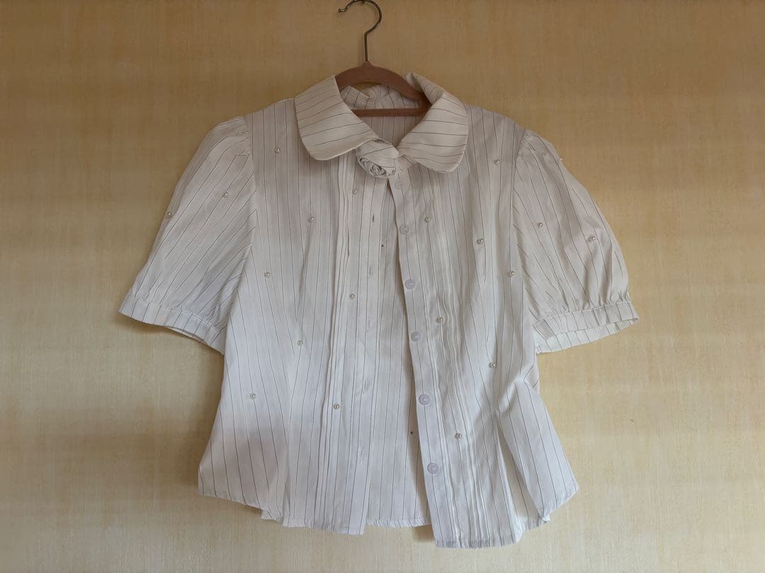 【トリートユアセルフ】Rose accent shirt blouse