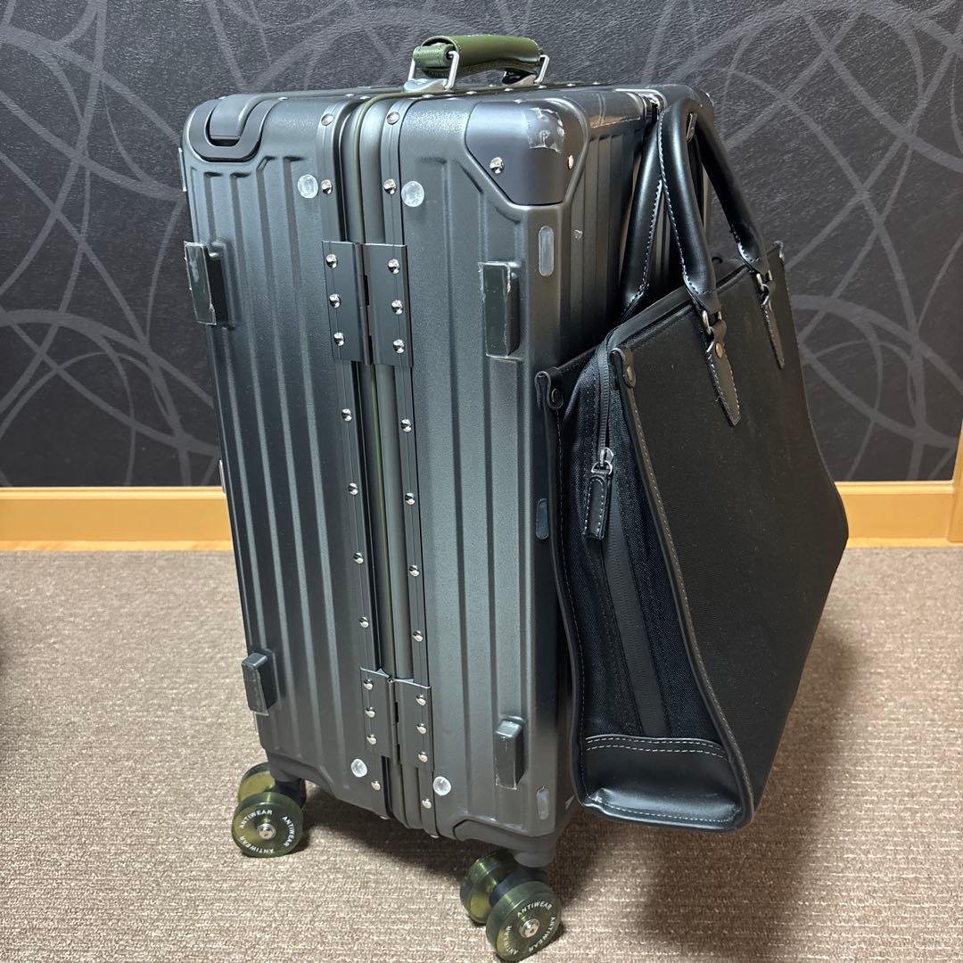 kpldol 未使用、新品　機内持ち込み　20インチ 中型　TSAロック付き