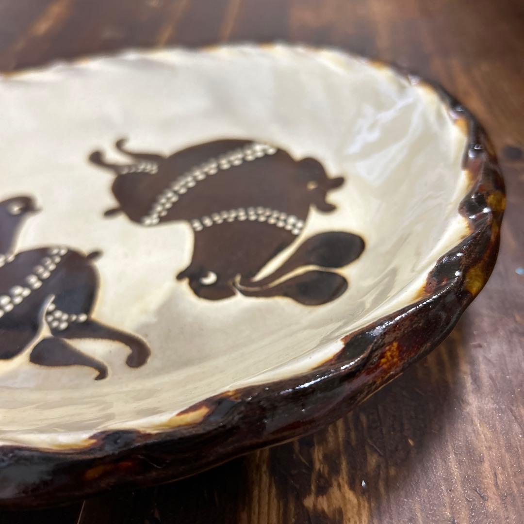 作家　陶芸作家　スリップウエア　うさぎ　オーバル　カレーパスタ　深皿　①